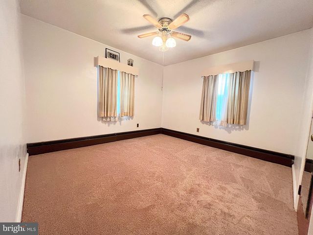 222 S CENTER ST, Frackville, PA 17931