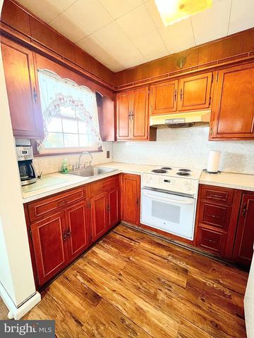 222 S CENTER ST, Frackville, PA 17931