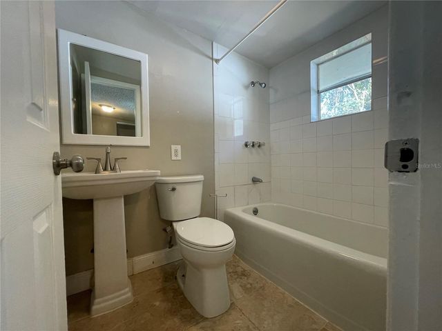 10204 N EDISON AVENUE, Tampa, FL 33612