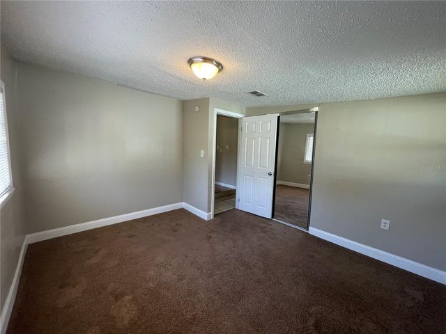 10204 N EDISON AVENUE, Tampa, FL 33612