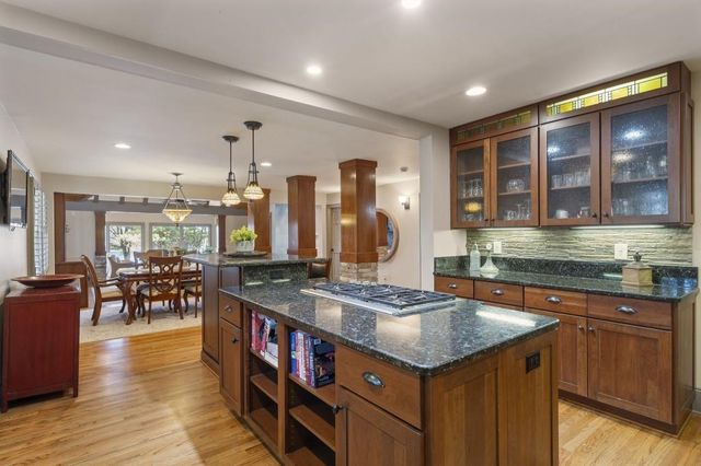 6402 Lakeview Drive, Buford, GA 30518