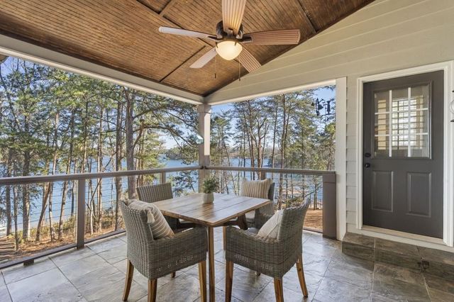 6402 Lakeview Drive, Buford, GA 30518