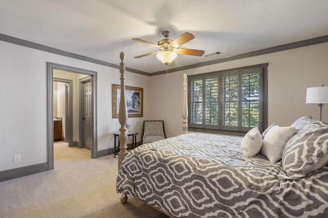 6402 Lakeview Drive, Buford, GA 30518