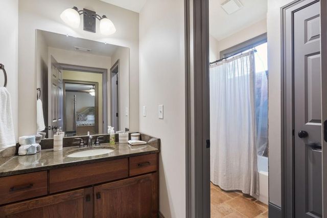 6402 Lakeview Drive, Buford, GA 30518