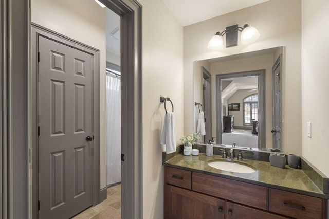 6402 Lakeview Drive, Buford, GA 30518