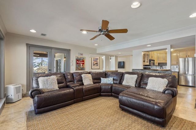 6402 Lakeview Drive, Buford, GA 30518