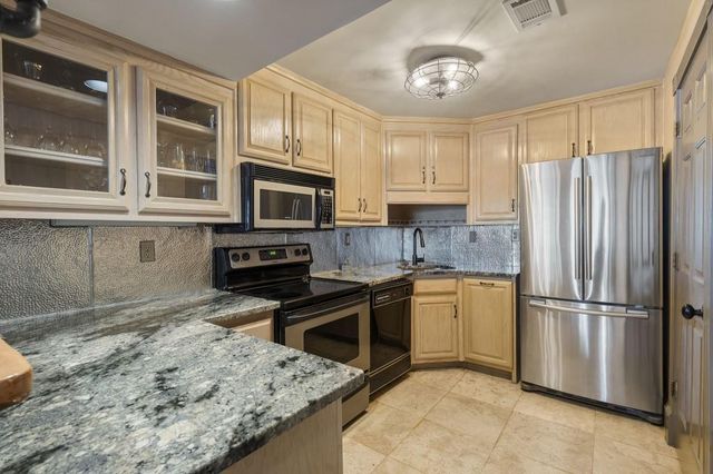 6402 Lakeview Drive, Buford, GA 30518