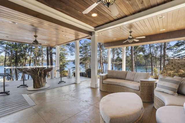 6402 Lakeview Drive, Buford, GA 30518