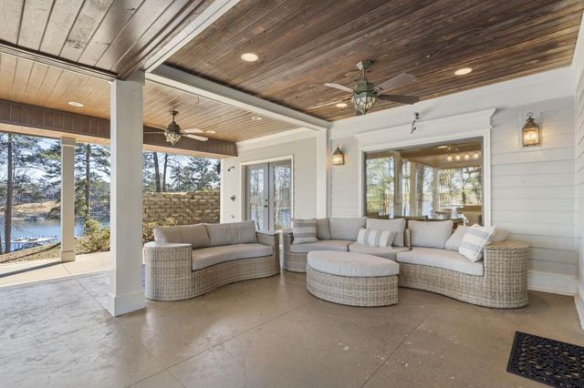 6402 Lakeview Drive, Buford, GA 30518