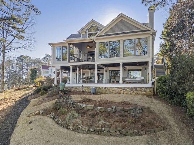 6402 Lakeview Drive, Buford, GA 30518