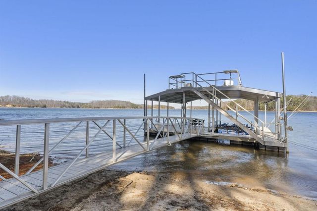 6402 Lakeview Drive, Buford, GA 30518