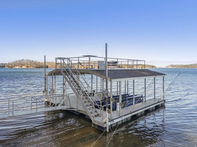 6402 Lakeview Drive, Buford, GA 30518