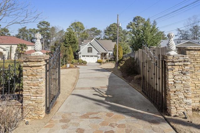 6402 Lakeview Drive, Buford, GA 30518