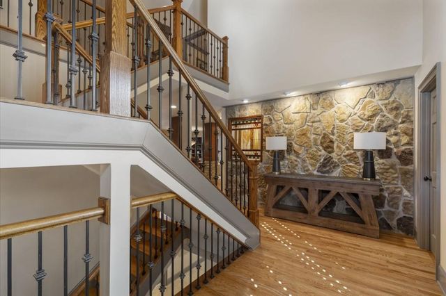 6402 Lakeview Drive, Buford, GA 30518