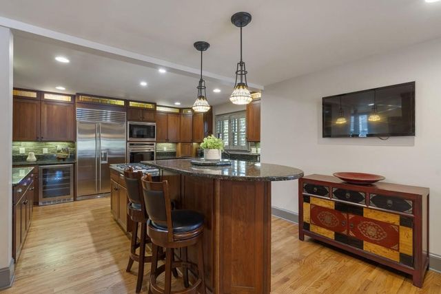 6402 Lakeview Drive, Buford, GA 30518