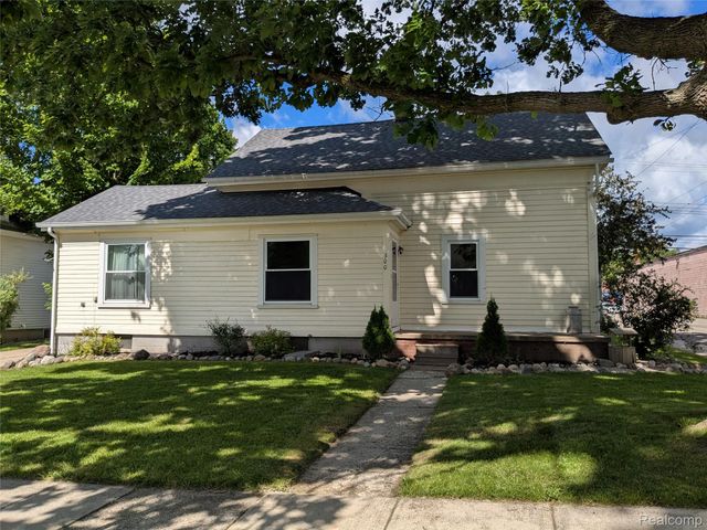 300 Bristol Street S, Almont Village, MI 48003