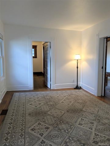 300 Bristol Street S, Almont Village, MI 48003