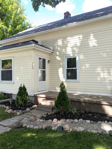 300 Bristol Street S, Almont Village, MI 48003