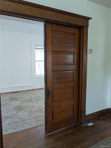 300 Bristol Street S, Almont Village, MI 48003