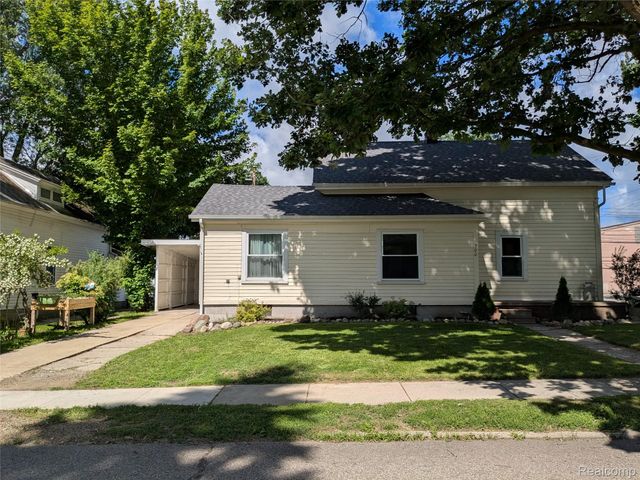 300 Bristol Street S, Almont Village, MI 48003