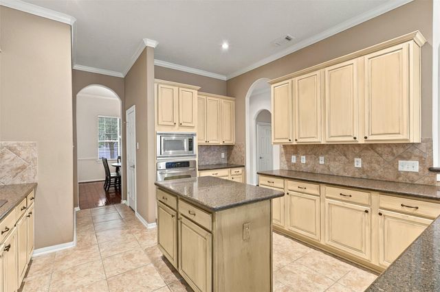 6522 Pine Reserve Drive, Spring, TX 77389