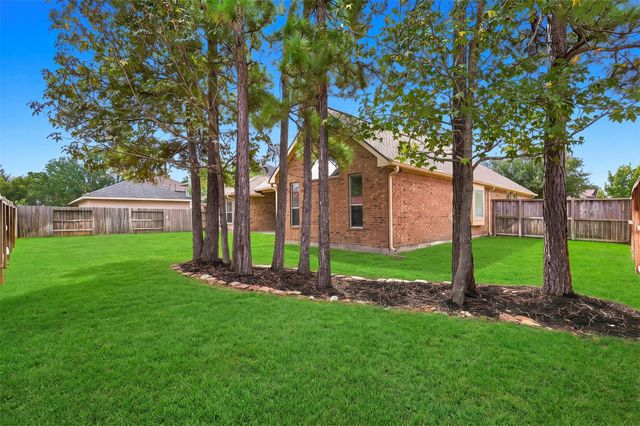 6522 Pine Reserve Drive, Spring, TX 77389