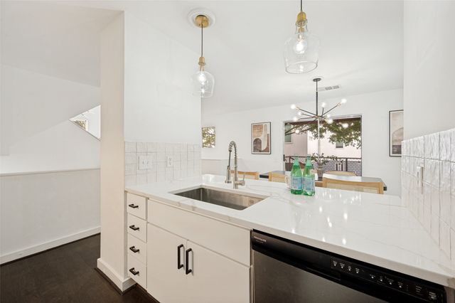 3828 San Jacinto Street, Dallas, TX 75204