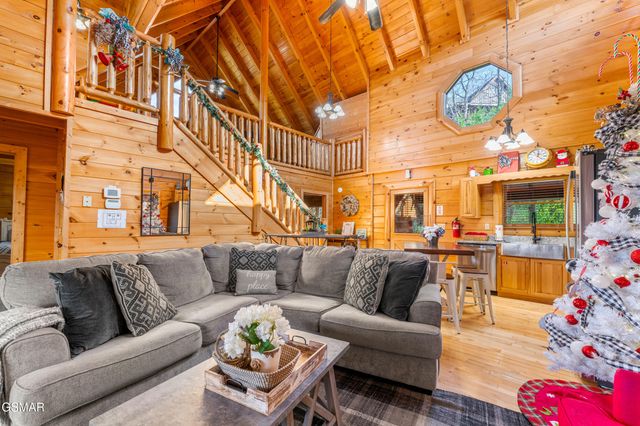 1308 Timberwolf Way, Sevierville, TN 37876