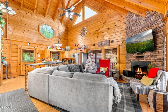 1308 Timberwolf Way, Sevierville, TN 37876