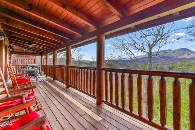 1308 Timberwolf Way, Sevierville, TN 37876