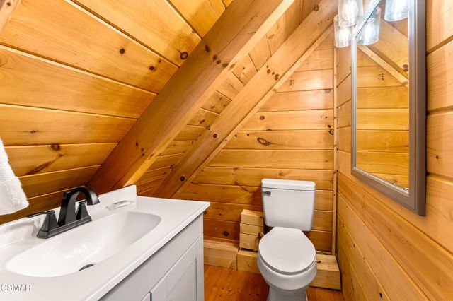 1308 Timberwolf Way, Sevierville, TN 37876