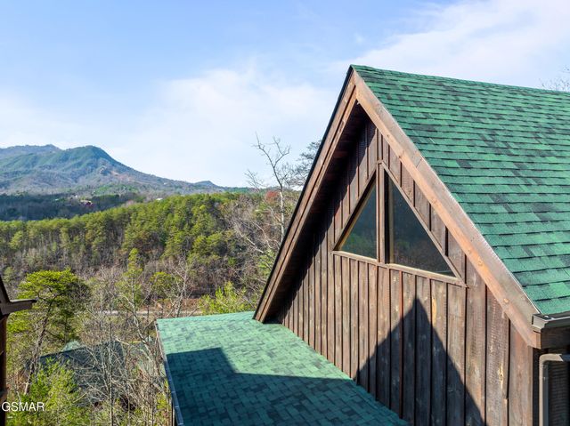 1308 Timberwolf Way, Sevierville, TN 37876