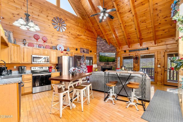 1308 Timberwolf Way, Sevierville, TN 37876