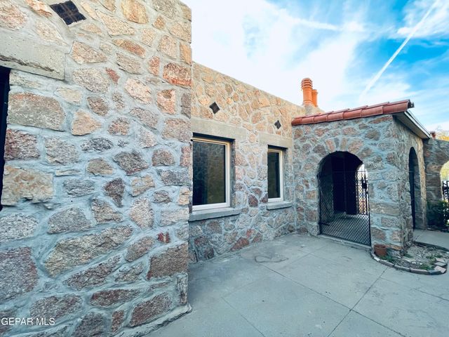 1210 MESITA Drive, El Paso, TX 79902