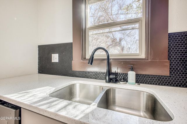 1210 MESITA Drive, El Paso, TX 79902