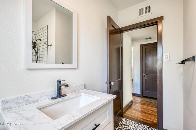 1210 MESITA Drive, El Paso, TX 79902