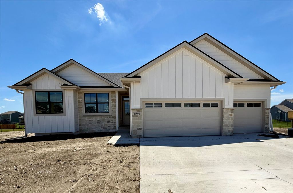 2505 NW Cedarwood Court, Ankeny, IA 50023
