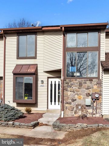 562 ATWOOD CT, Newtown, PA 18940