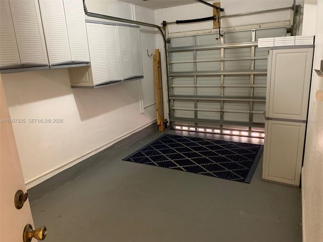 194 Maple Ter, Davie, FL 33325