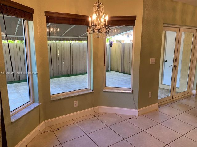 194 Maple Ter, Davie, FL 33325