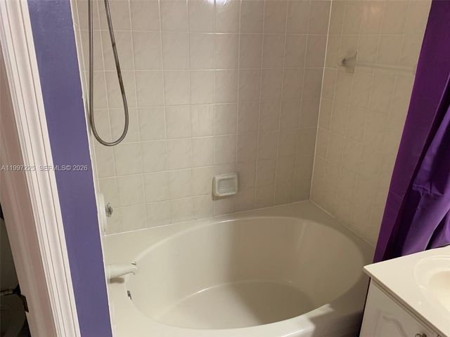 194 Maple Ter, Davie, FL 33325