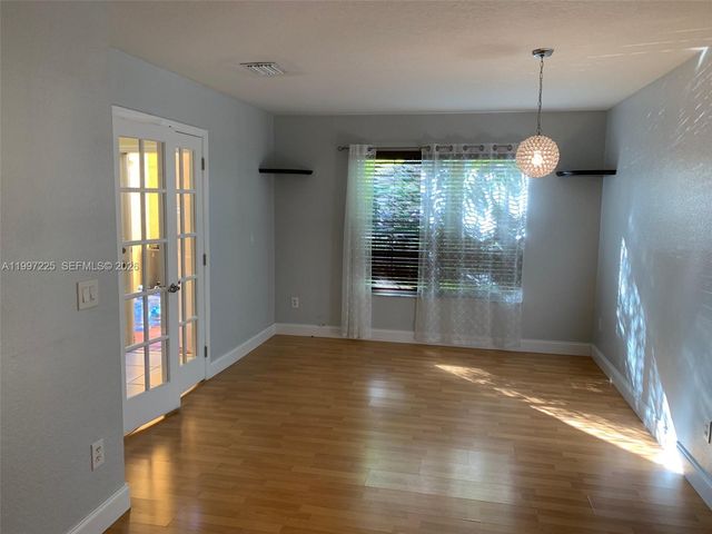 194 Maple Ter, Davie, FL 33325