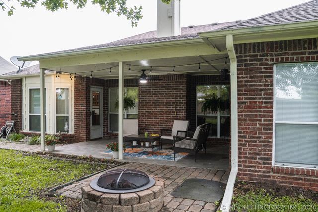 25296 S Valley Drive, Claremore, OK 74019