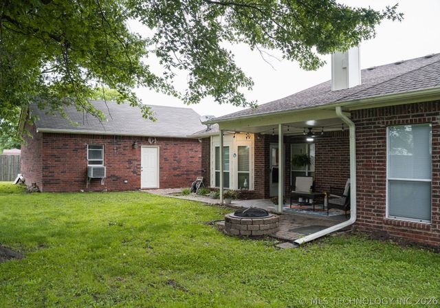 25296 S Valley Drive, Claremore, OK 74019