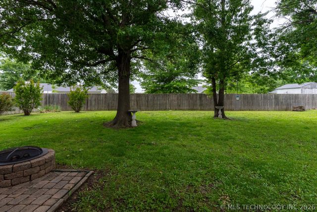 25296 S Valley Drive, Claremore, OK 74019