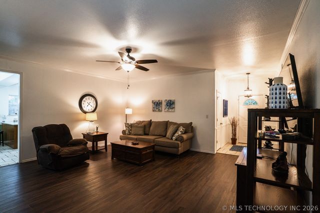 25296 S Valley Drive, Claremore, OK 74019