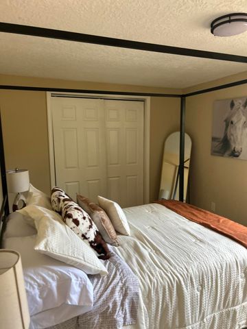 709 Cromwell Avenue SW, Albuquerque, NM 87102