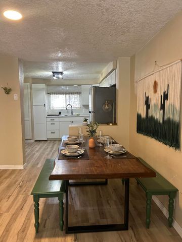 709 Cromwell Avenue SW, Albuquerque, NM 87102