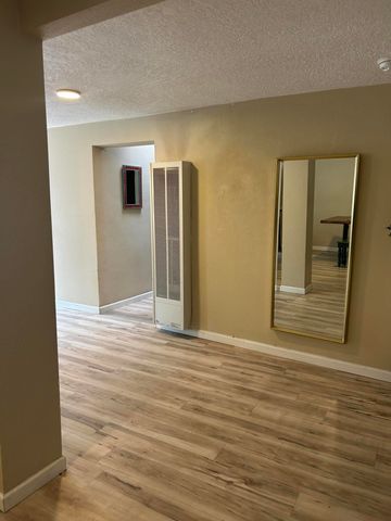 709 Cromwell Avenue SW, Albuquerque, NM 87102