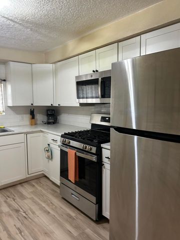 709 Cromwell Avenue SW, Albuquerque, NM 87102